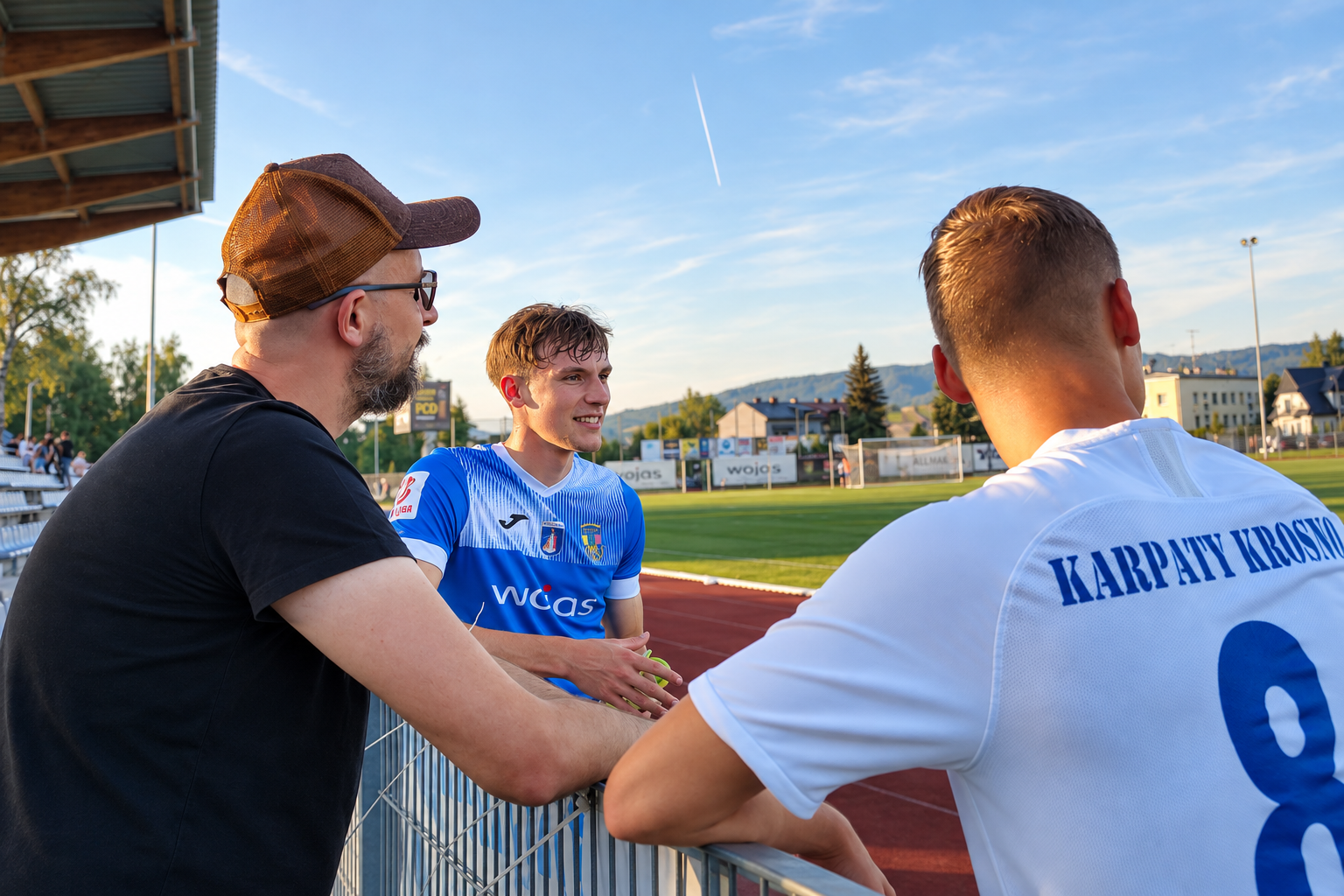 Rozmowa przy boisku piłkarskim - Sports Prestige